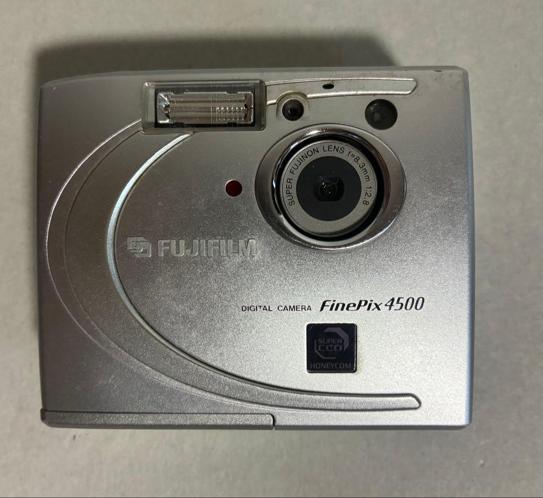 フジフイルムFujifilm FinePix 4500デジタルカメラ　カード6枚