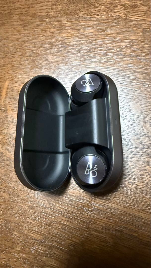 Bang & Olufsen 「Beoplay EQ」　ワイヤレスイヤホン