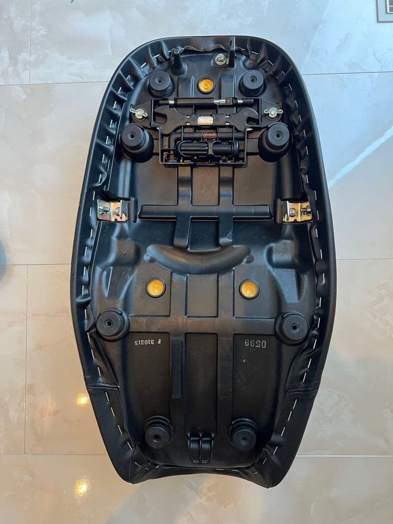 カワサキ　Z900RS CAFE/ZR900C 純正シート　シングル・ソロシート