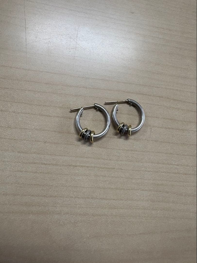 スピネリキルコリン　ピアス