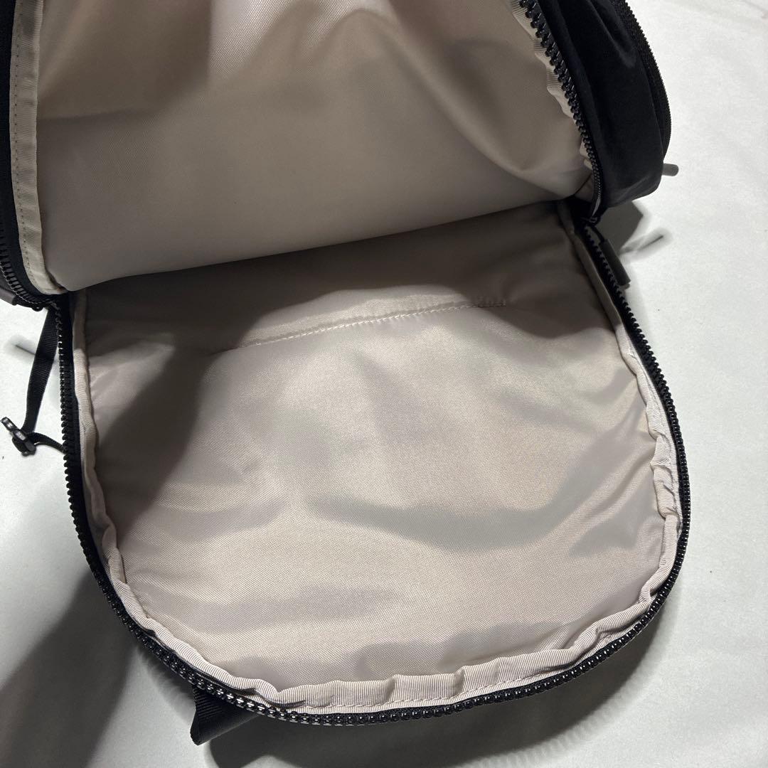 ぴぴ THE NORTH FACE リュック黒 18L NMW82350