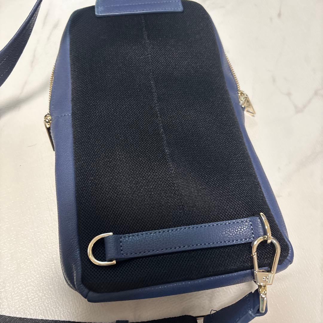 MIMI【美品】Paul Smith ネイビー レザーボディバッグ