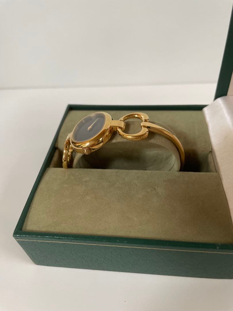 グッチ GUCCI バングルウォッチ レディース 腕時計 ゴールド