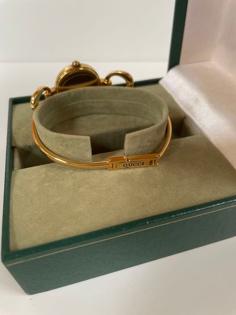 グッチ GUCCI バングルウォッチ レディース 腕時計 ゴールド