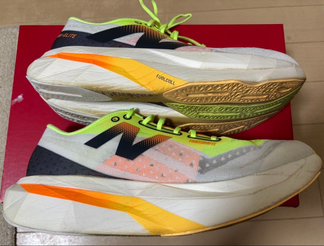 ニューバランス フューエルセル スーパーコンプ エリートv4 27.5