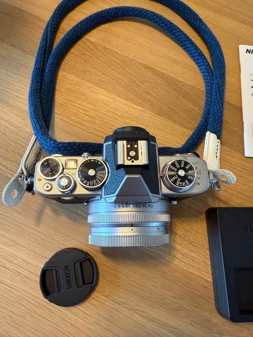 Nikon Z fcミラーレスカメラ 本体、レンズ込み