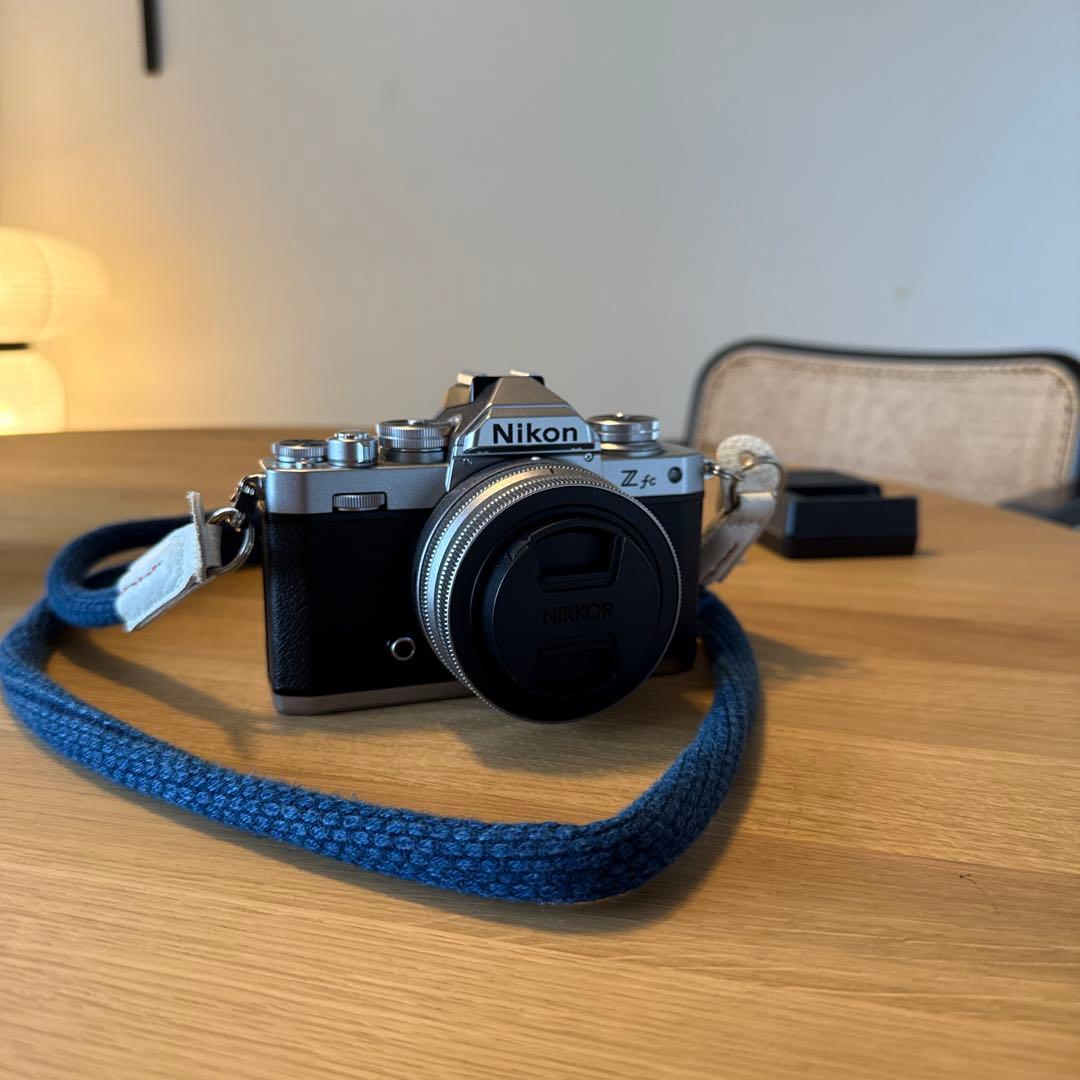 Nikon Z fcミラーレスカメラ 本体、レンズ込み