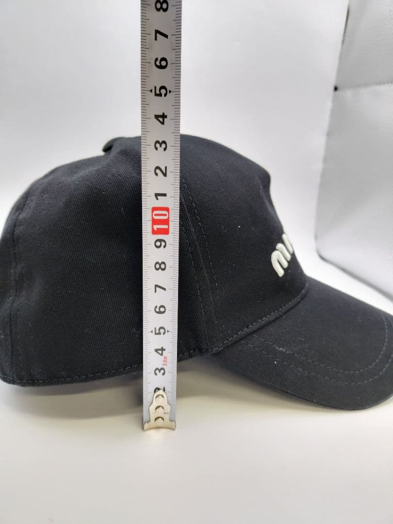 miu miu 黒 ロゴ入り ベースボールキャップ M