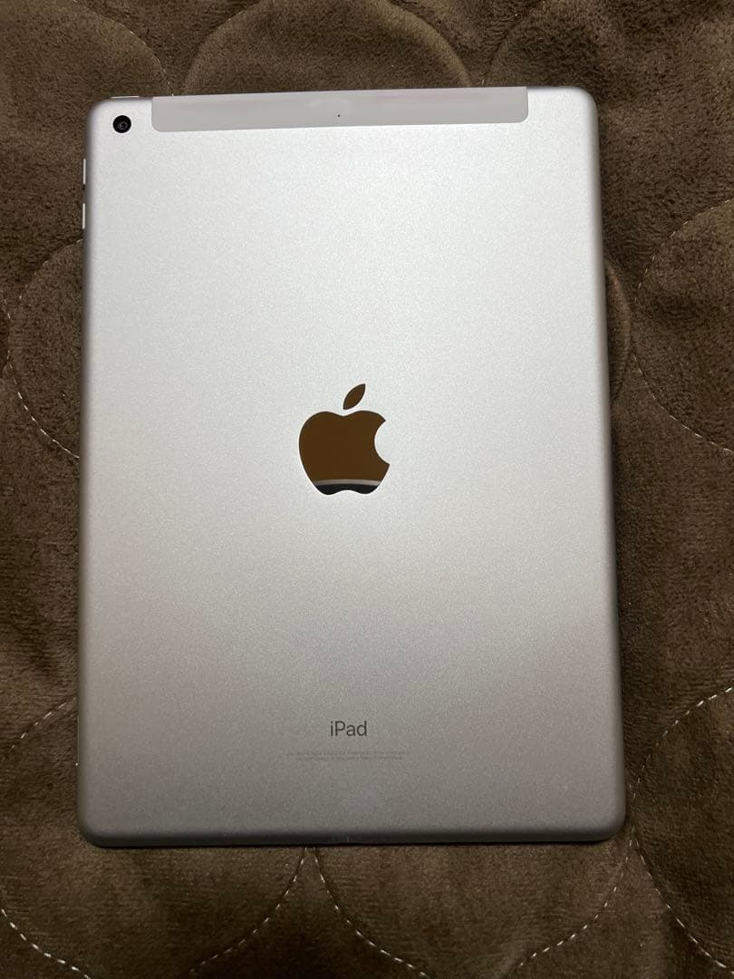 O*プ様 Apple iPad 第5世代　32GB simフリー