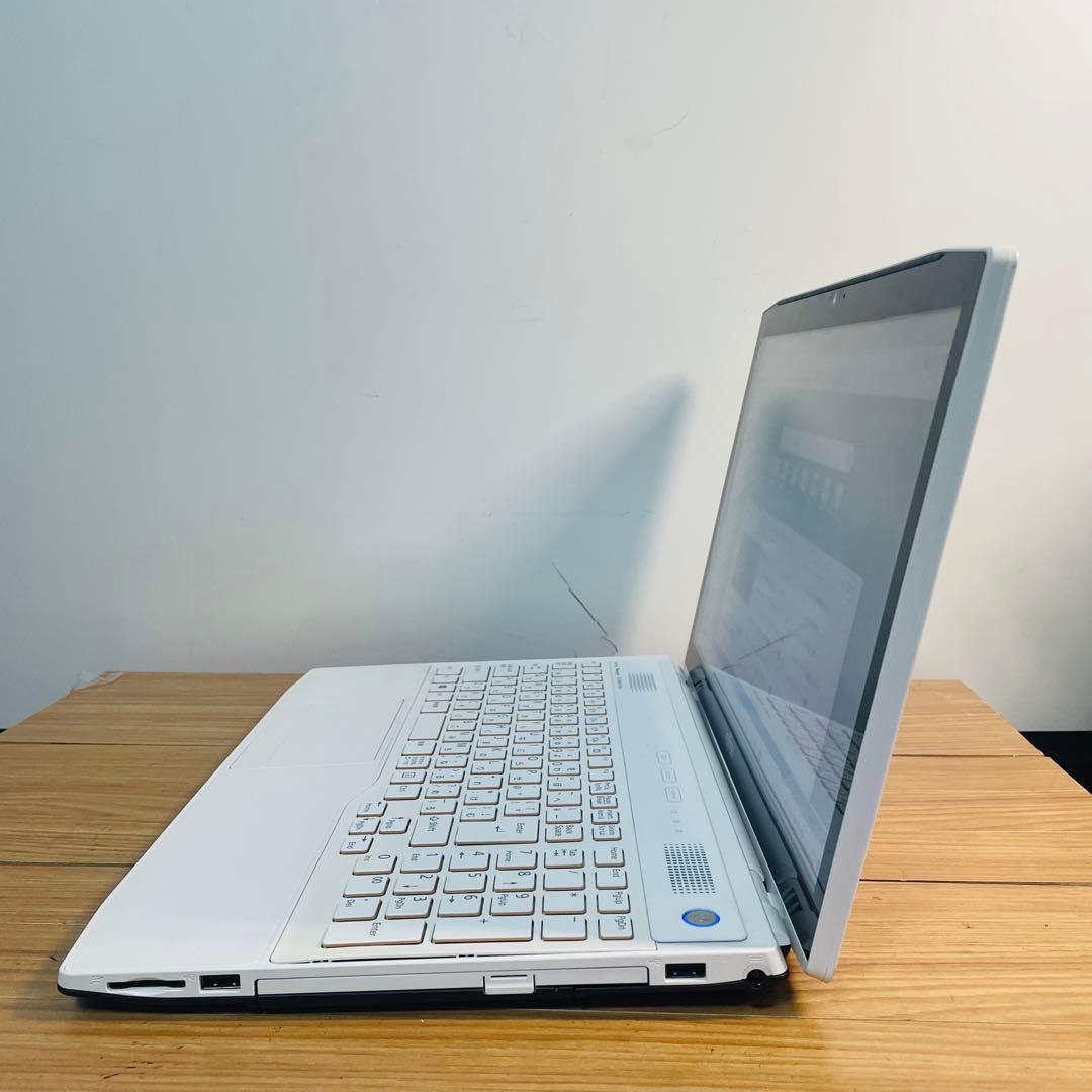 初心者もすぐ使える設定済 i7 Win11 オフィスメモリ8ギガSSD512ギガ