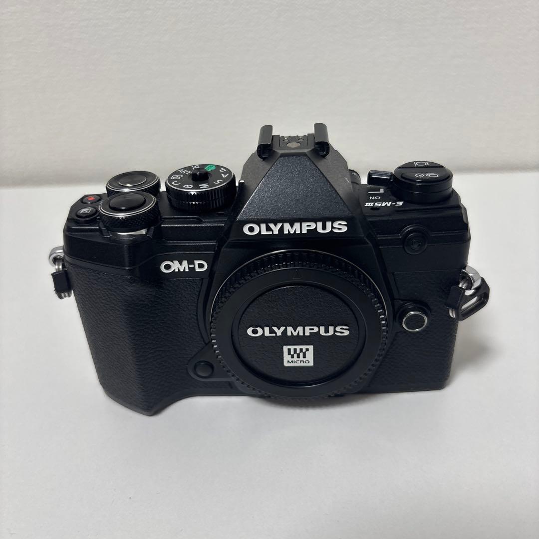 OLYMPUS OM-D E-M5 Mark III ブラック