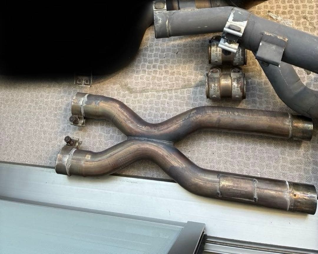 マセラティクワトロポルテ4.2 2007年式スポーツＧT 純正マフラー部品