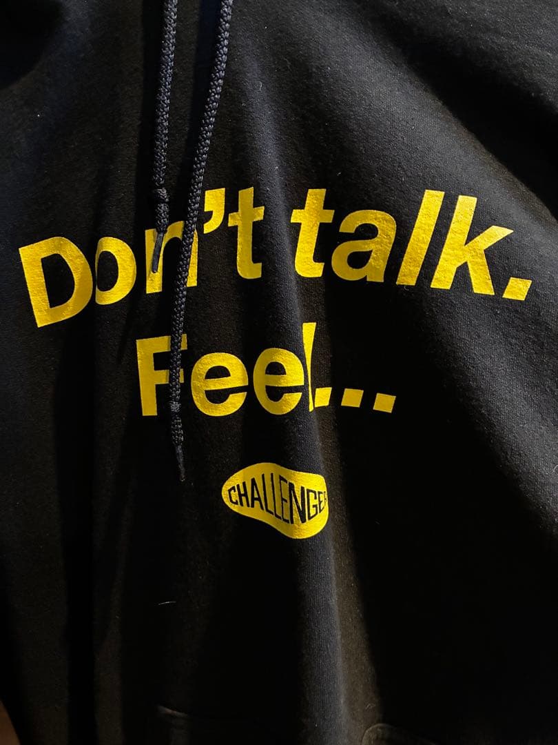 Don't talk. Feelパーカー黒　XL