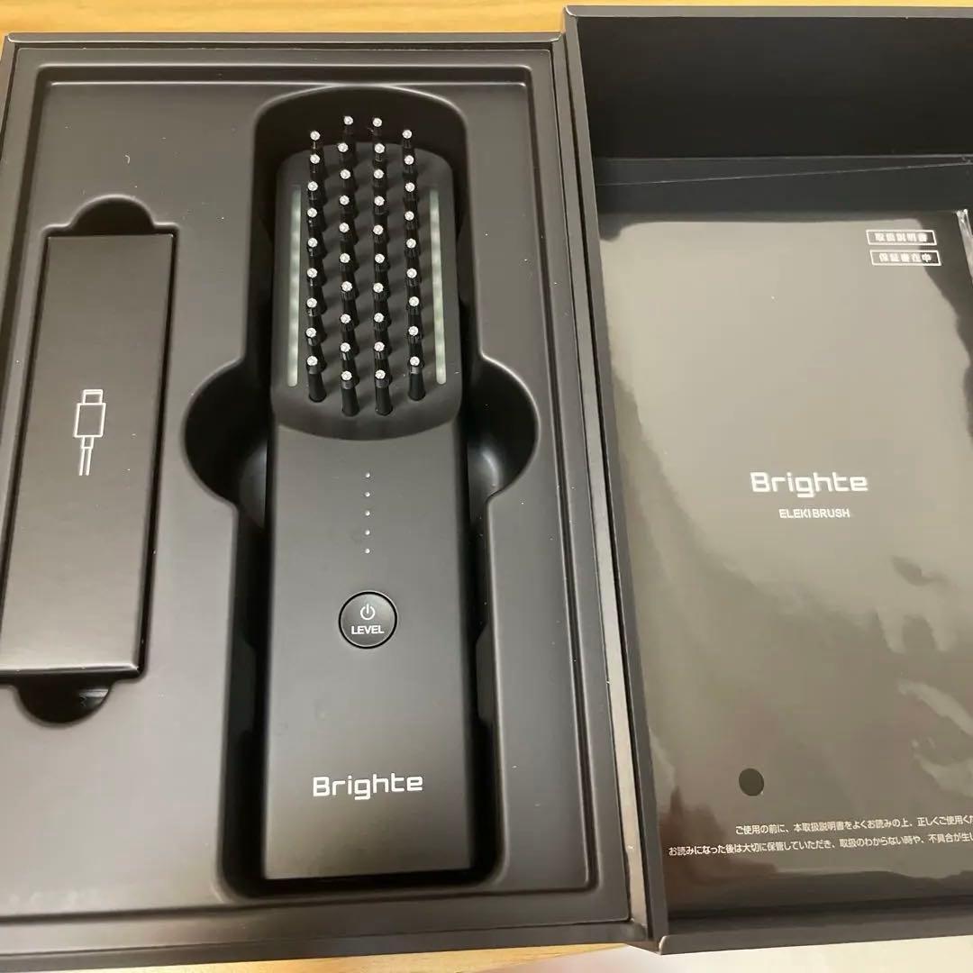 ELEKI BRUSH エレキブラシ　Brighte 美顔器 LEDライト付き
