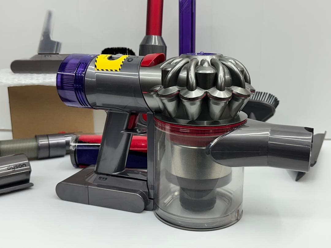 バッテリー付き　SV10K v8 fluffy+ ダイソン ハンディ　赤　掃除機