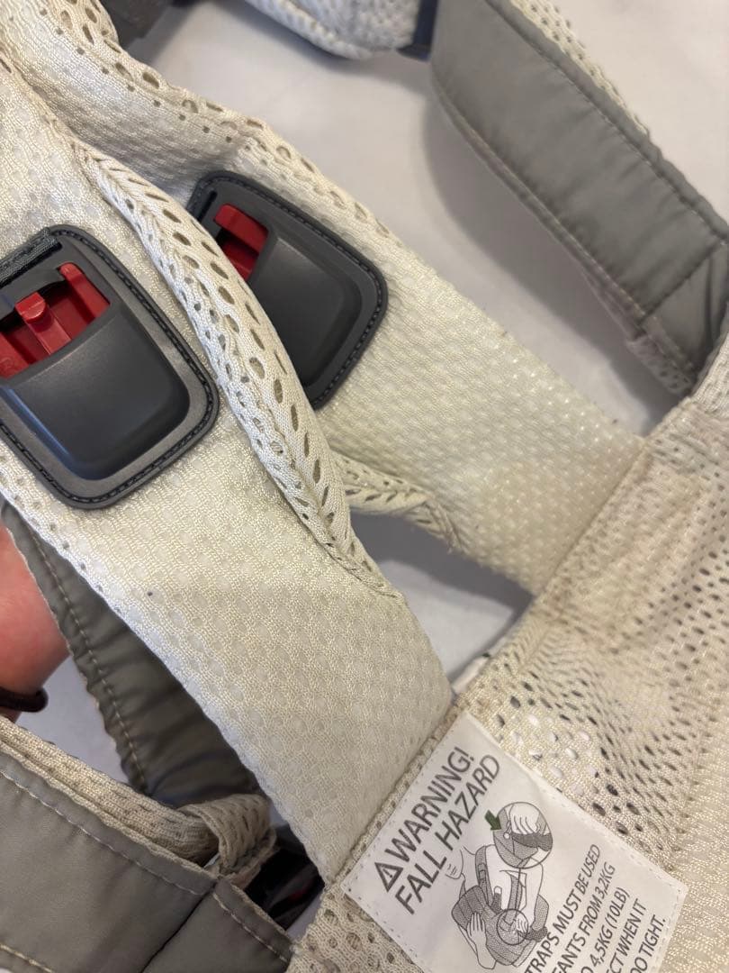 ベビービョルン　HARMONY クリーム