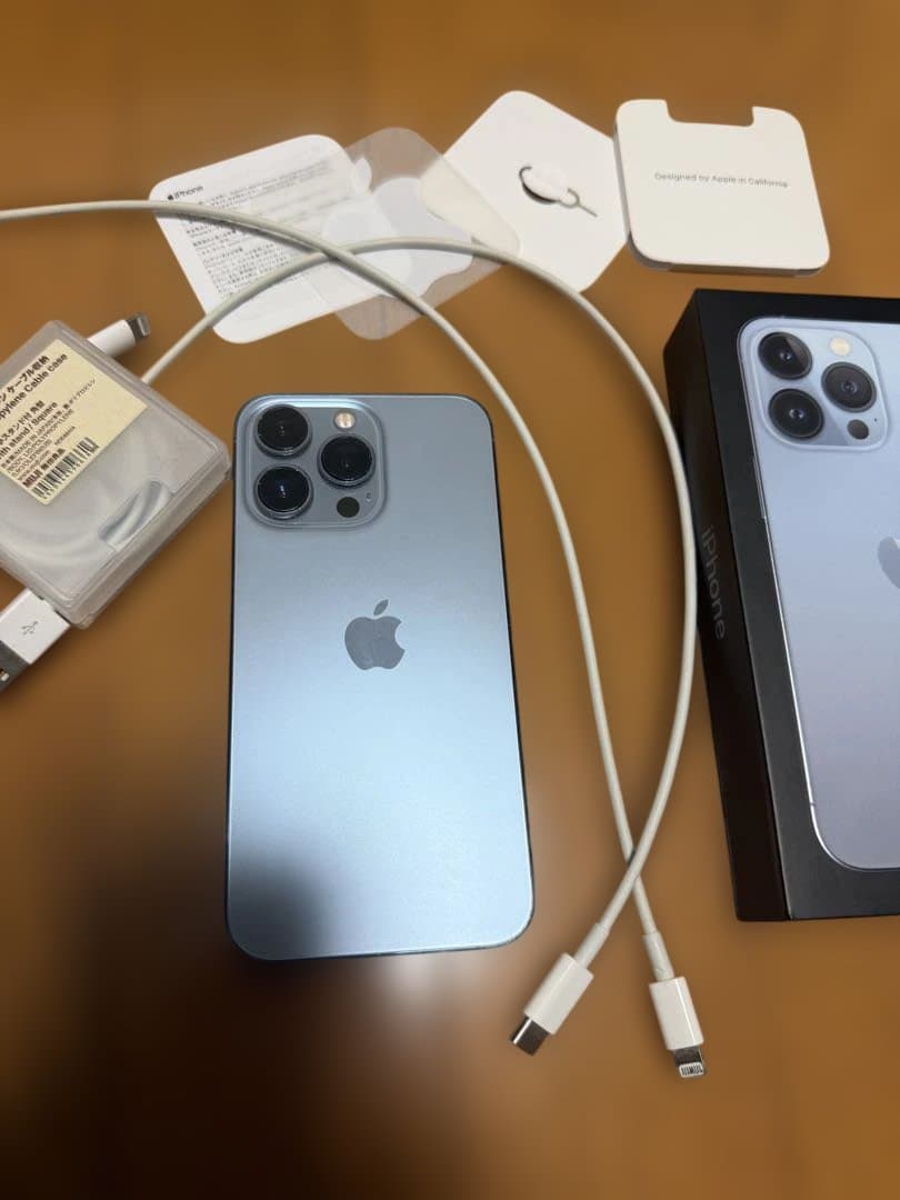 Apple iPhone 13 Proブルー　本体 箱　コンセント2本　付属付き