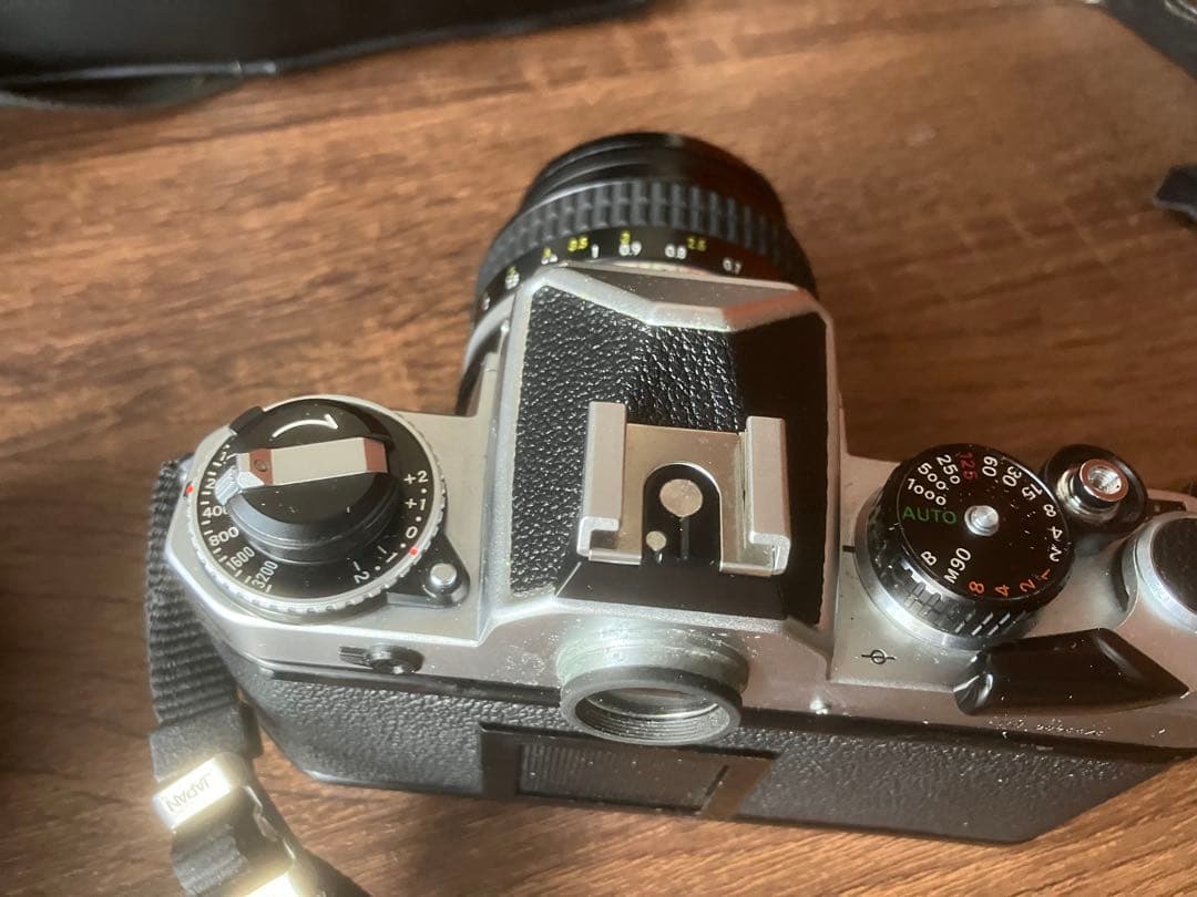 ニコン　FE ストロボ付き