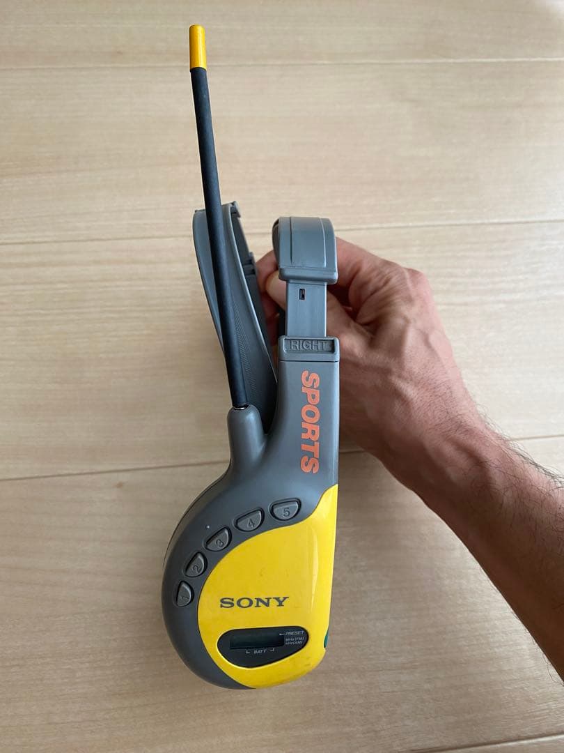 SONY SPORTS ラジオ　グレー/イエロー