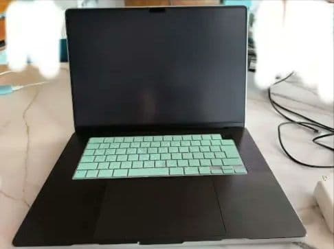 セール中！MacBookpro m3 1tb 16インチ おまけ付！