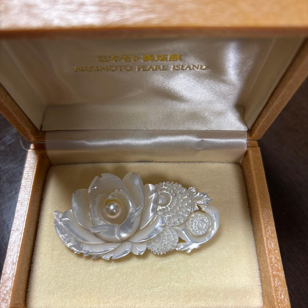 新品未使用Mikimoto 花モチーフ ブローチ