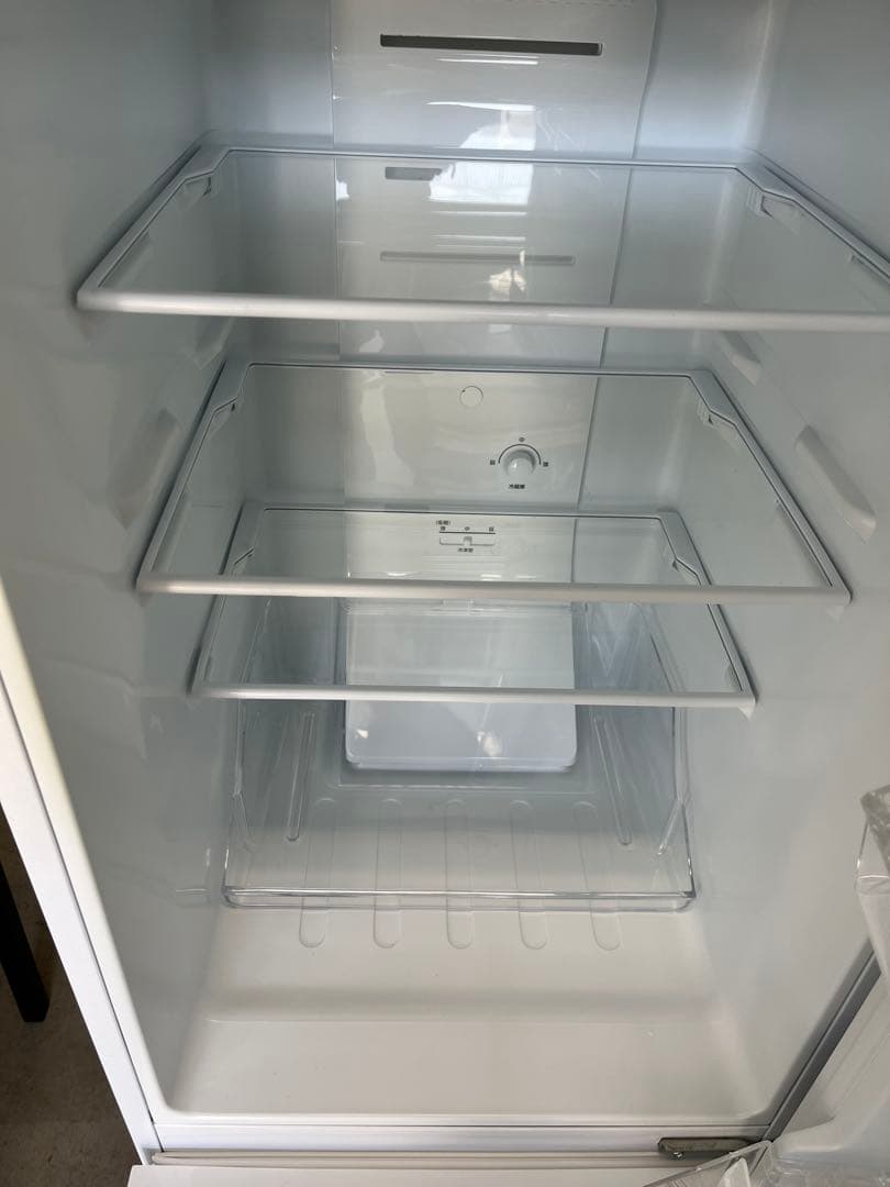 送料込み ノンフロン冷凍冷蔵庫 YRZ-F15L 156L 識別T