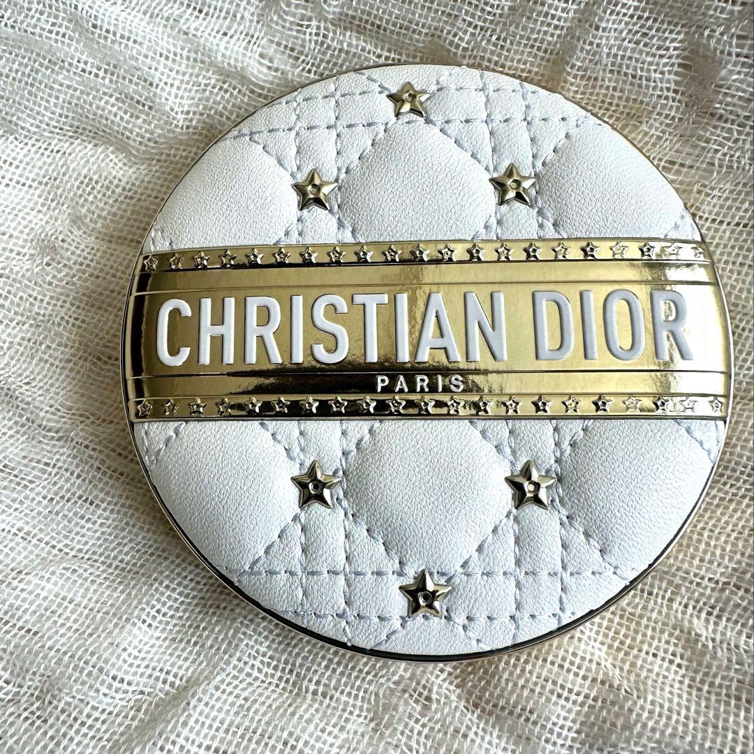 ディオールスキン フォーエヴァー グロウ ルミナイザー 001 新品未使用