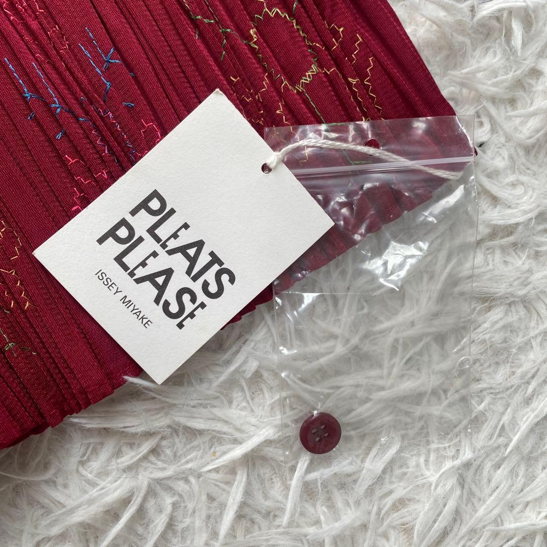 美品タグ付き　プリーツプリーズ　ブラウス　リボン　赤　ボタン　ボルドー　L