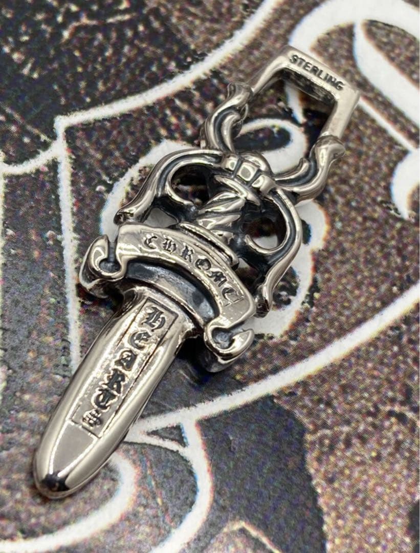 クロムハーツ　ダガー　チャーム　ペンダント　シルバー925 天然パヴェ