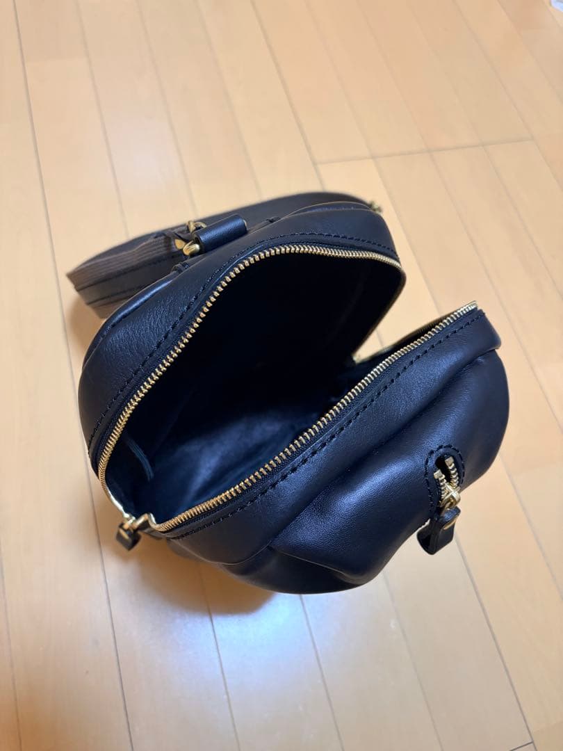 HERZ 立体ポケットボディバッグ