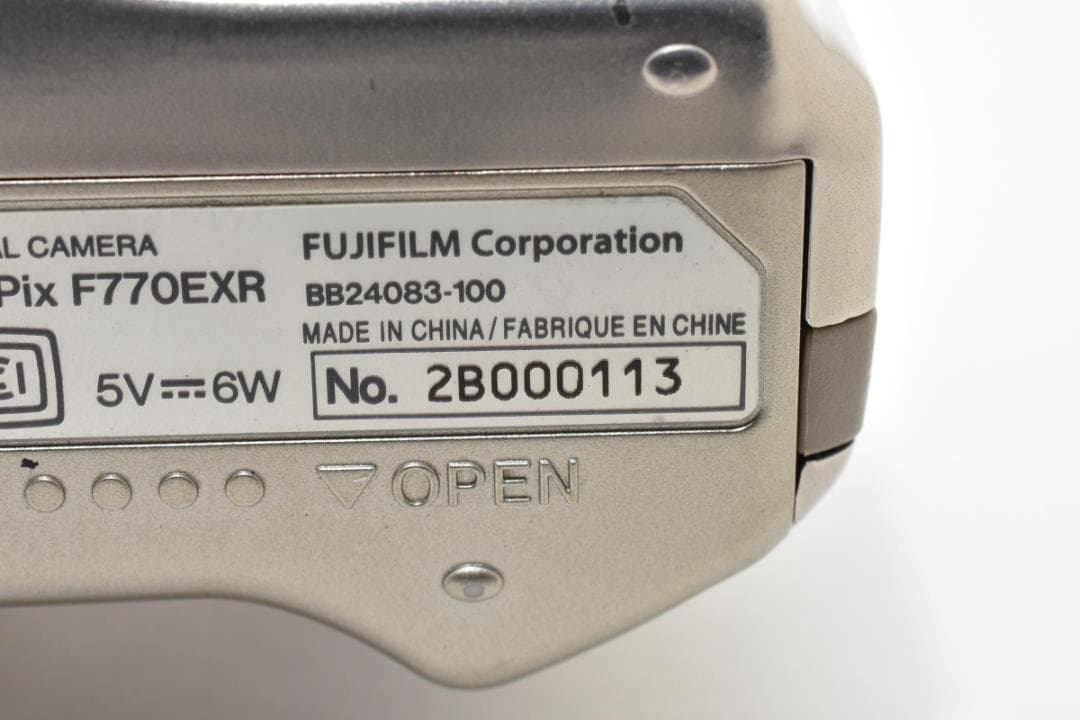 【美品】FUJIFILM FINEPIX F770EXR ゴールド　動作確認済