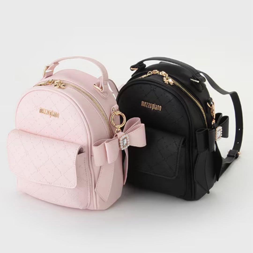 メゾピアノ モノグラム柄型押し　ミニリュック