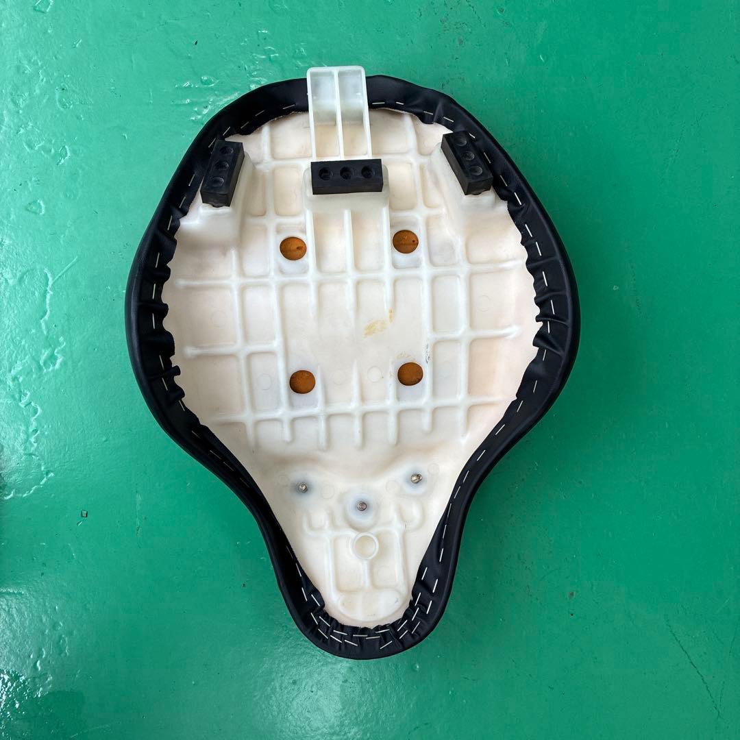 ホンダマグナ50シート