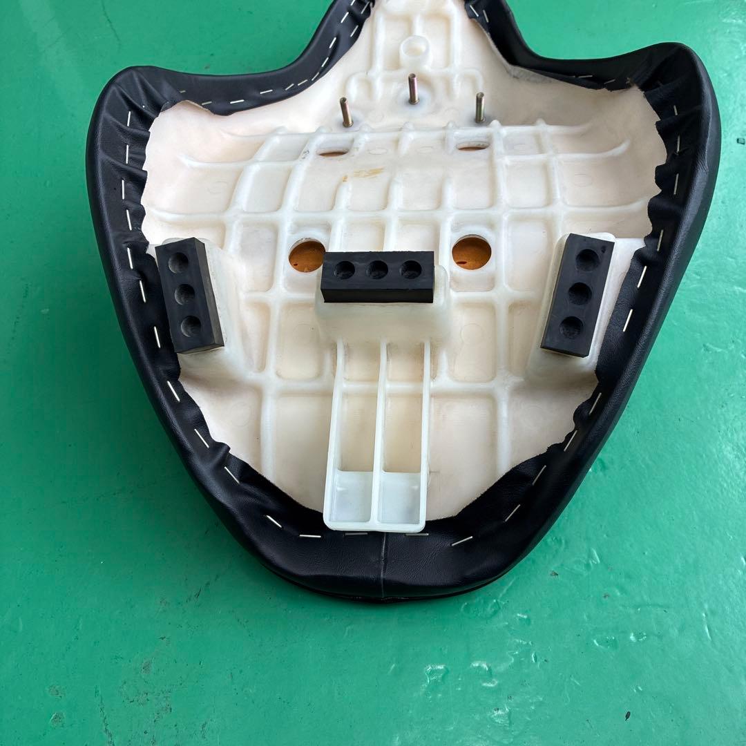 ホンダマグナ50シート