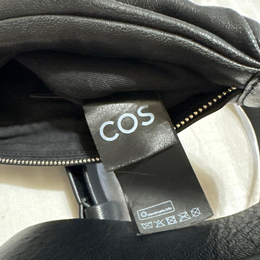 COS スイングマイクロクロスボディーバッグ-レザー