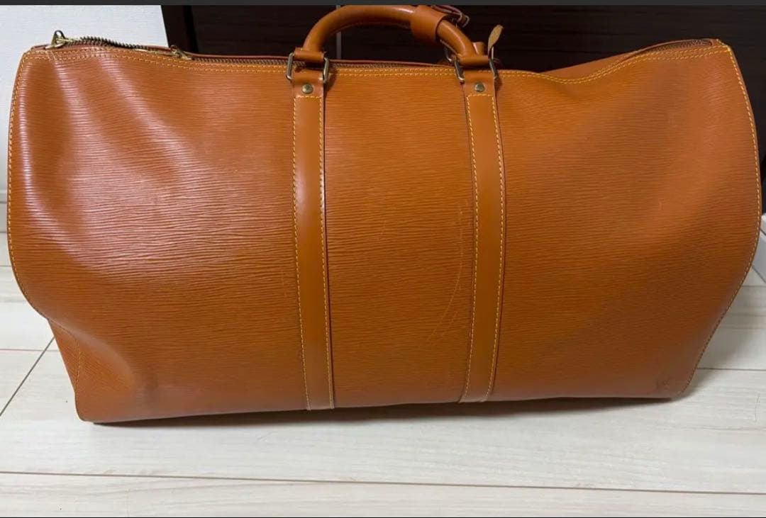 ルイヴィトン　Louis Vuitton エピレザー　ブラウン