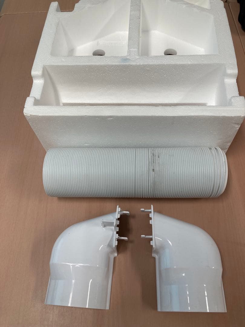 美品★2023年製星アイリスオーヤマ★コンパクトクーラー★ICA-0301G