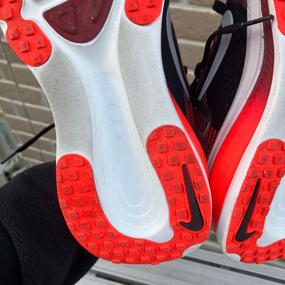 Nike ZoomX ナイキ　ボメロ　18