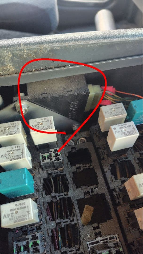 ゆっくりウィンカーリレー　純正加工