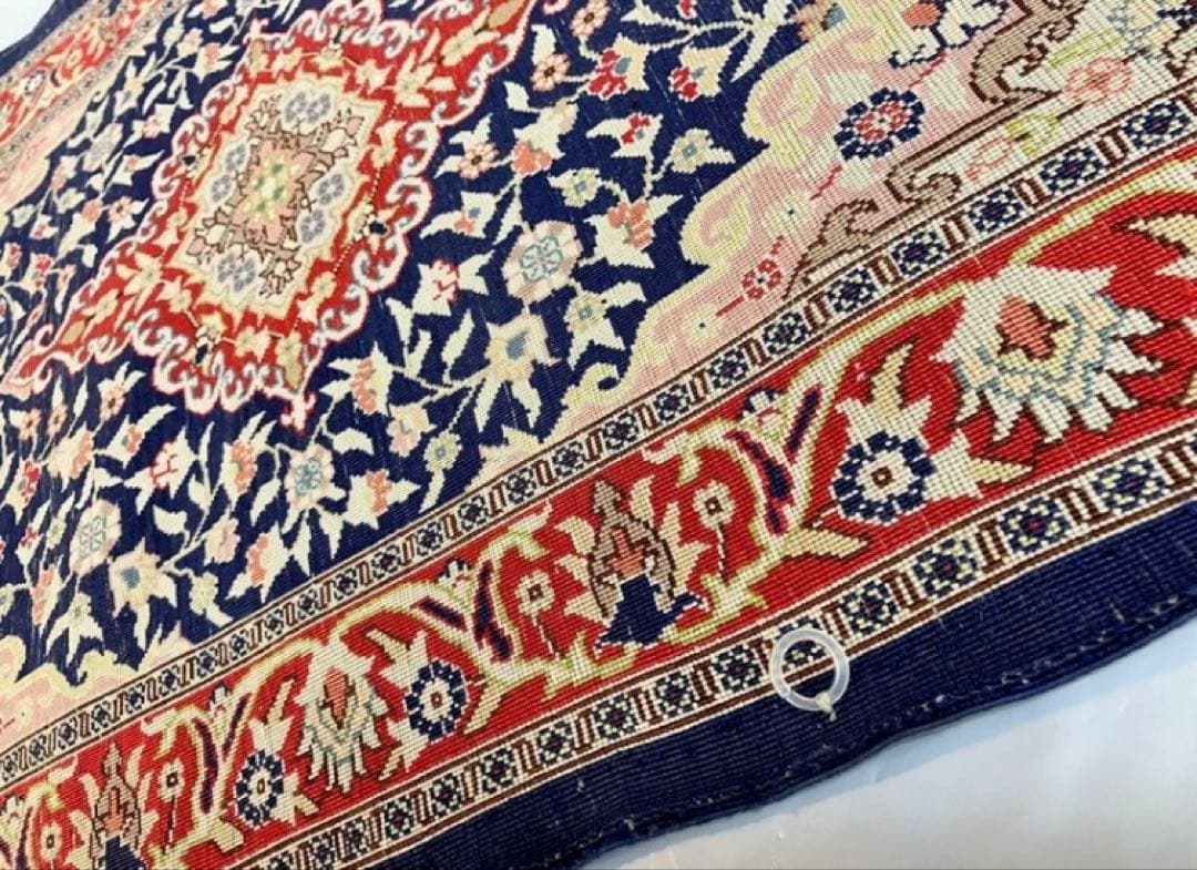 シルク絨毯　シルクラグ　ヘレケ絨毯　トルコ絨毯　カーペット