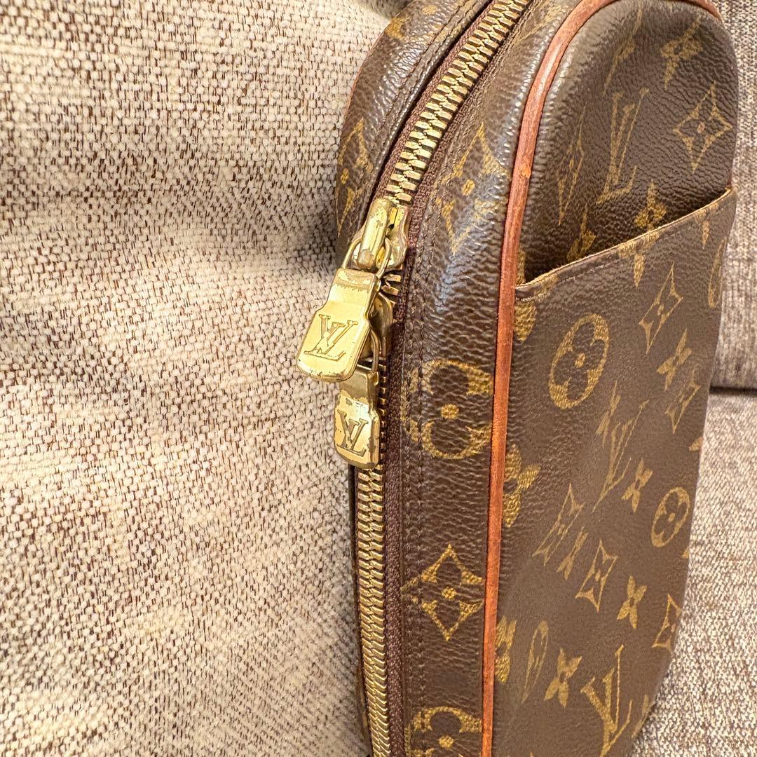 Louis Vuitton ルイ・ヴィトン モノグラム ポシェット・ガンジュ