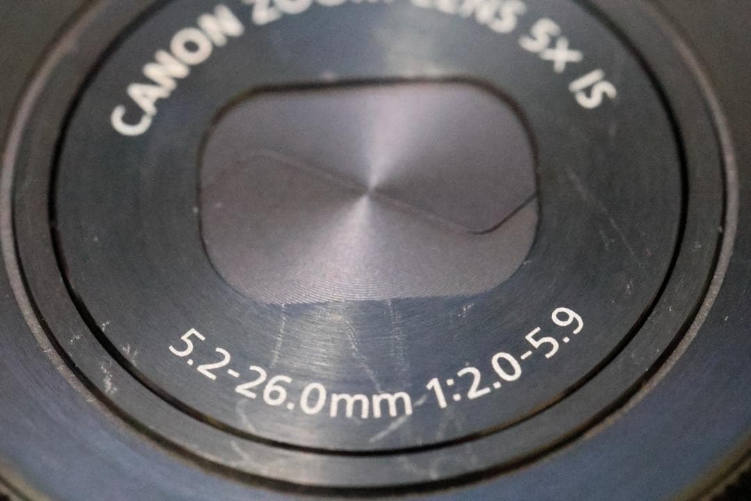 Canon PowerShot S100 コンパクトデジカメ（ストラップ付き）