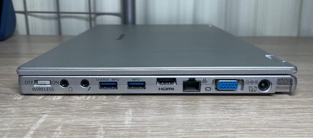 Windowsノート本体 PANASONIC CF-MX5 i5-6300U 4GB SSD128GB