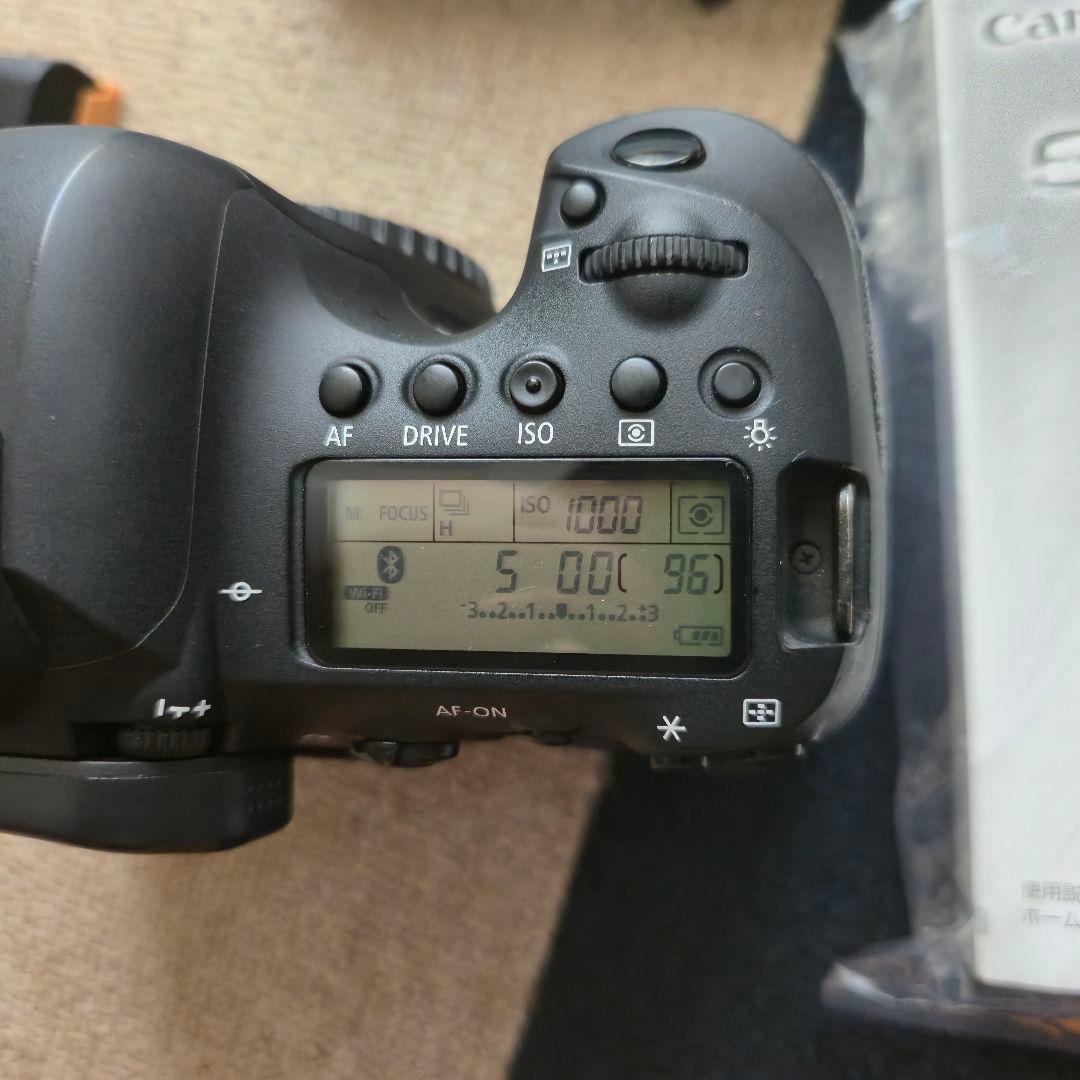 み*ん様 canon EOS 6D Mark II ボディ