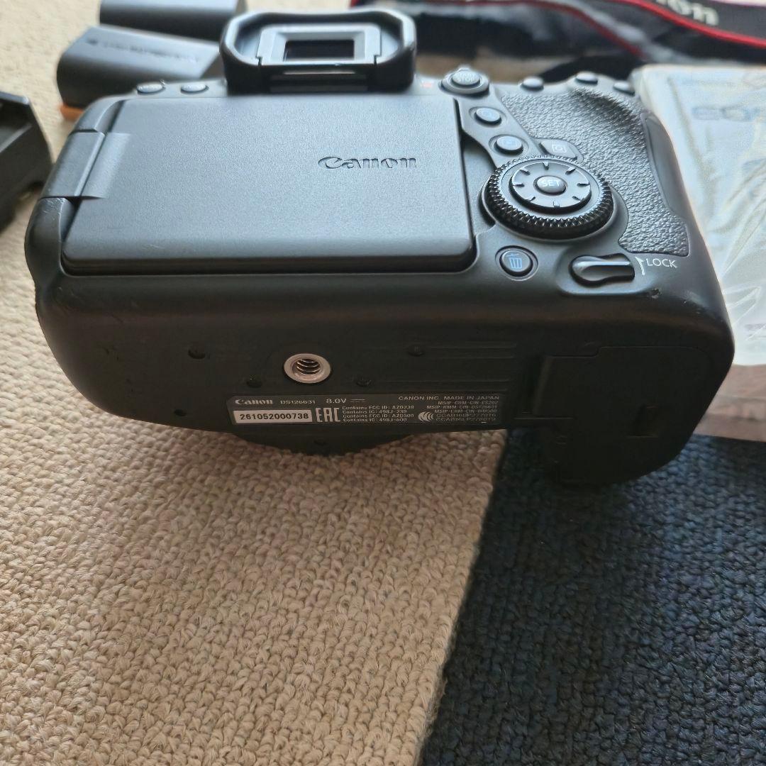 み*ん様 canon EOS 6D Mark II ボディ