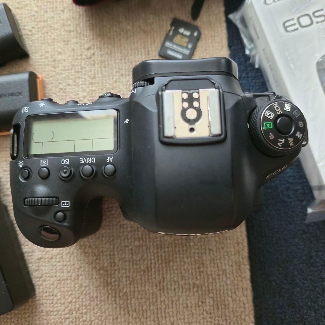 み*ん様 canon EOS 6D Mark II ボディ