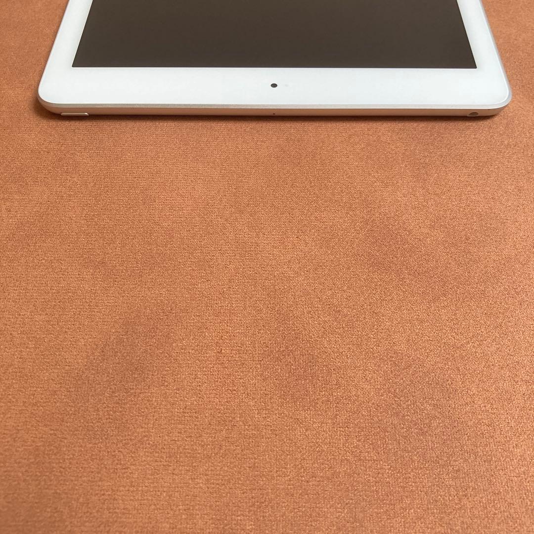 852 美品☆電池ほぼ新品☆iPad6 第6世代 32GB WIFIモデル☆