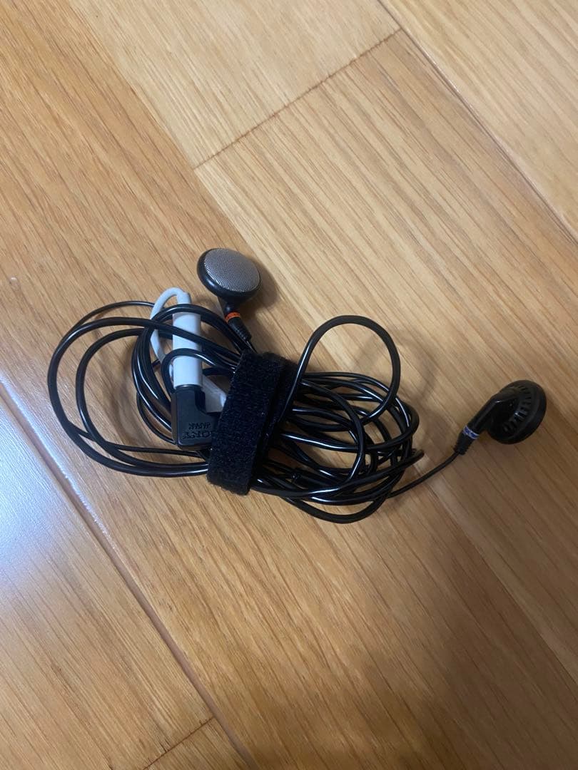 希少高音質SONY】MDR-E252世界初 インナーイヤー 型 ヘッドホン美品)