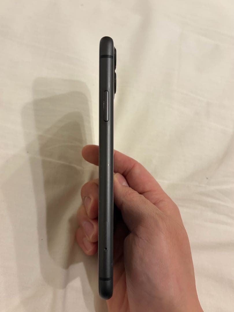 iPhone 11 ブラック　64GB