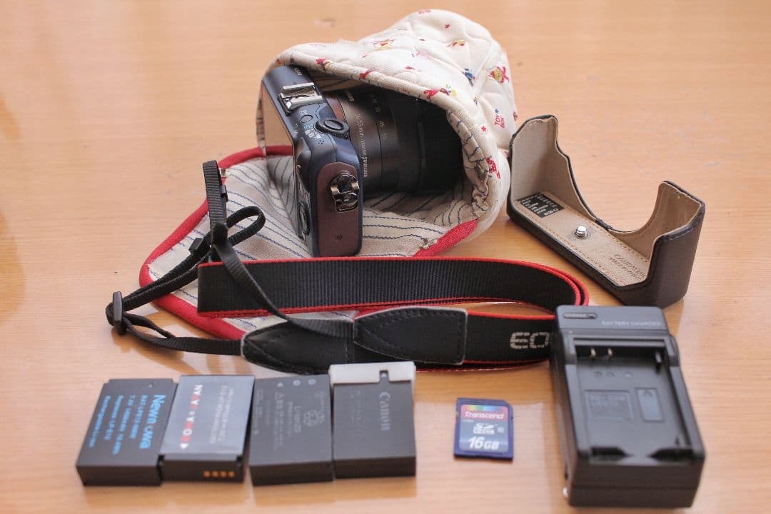 Canon EOS M2 レンズ3本 マウントアダプター2種 オマケレンズ付き